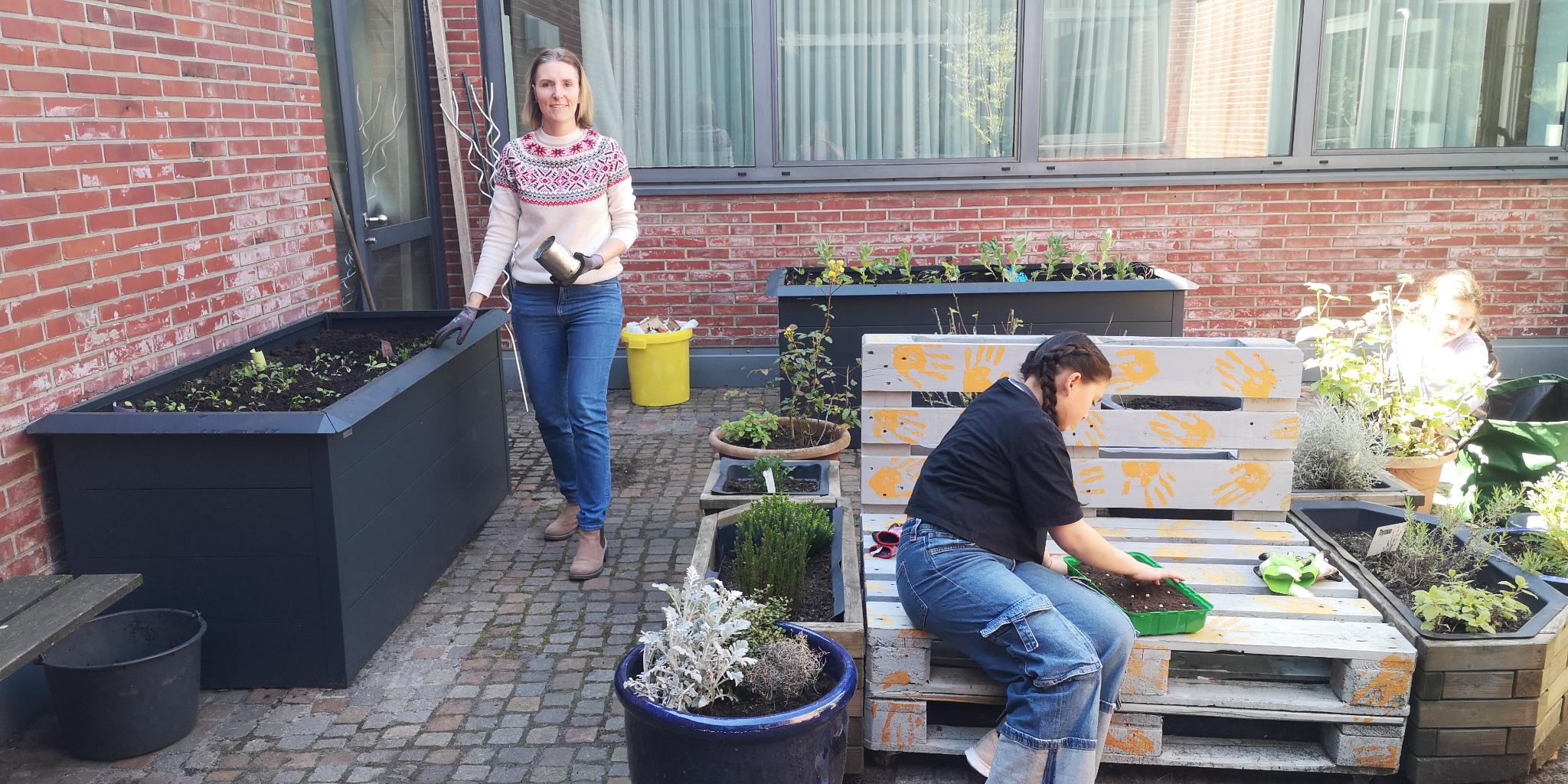 Nachrichtenbild: Die Umwelt-AG ist fleißig im "Schulgarten"