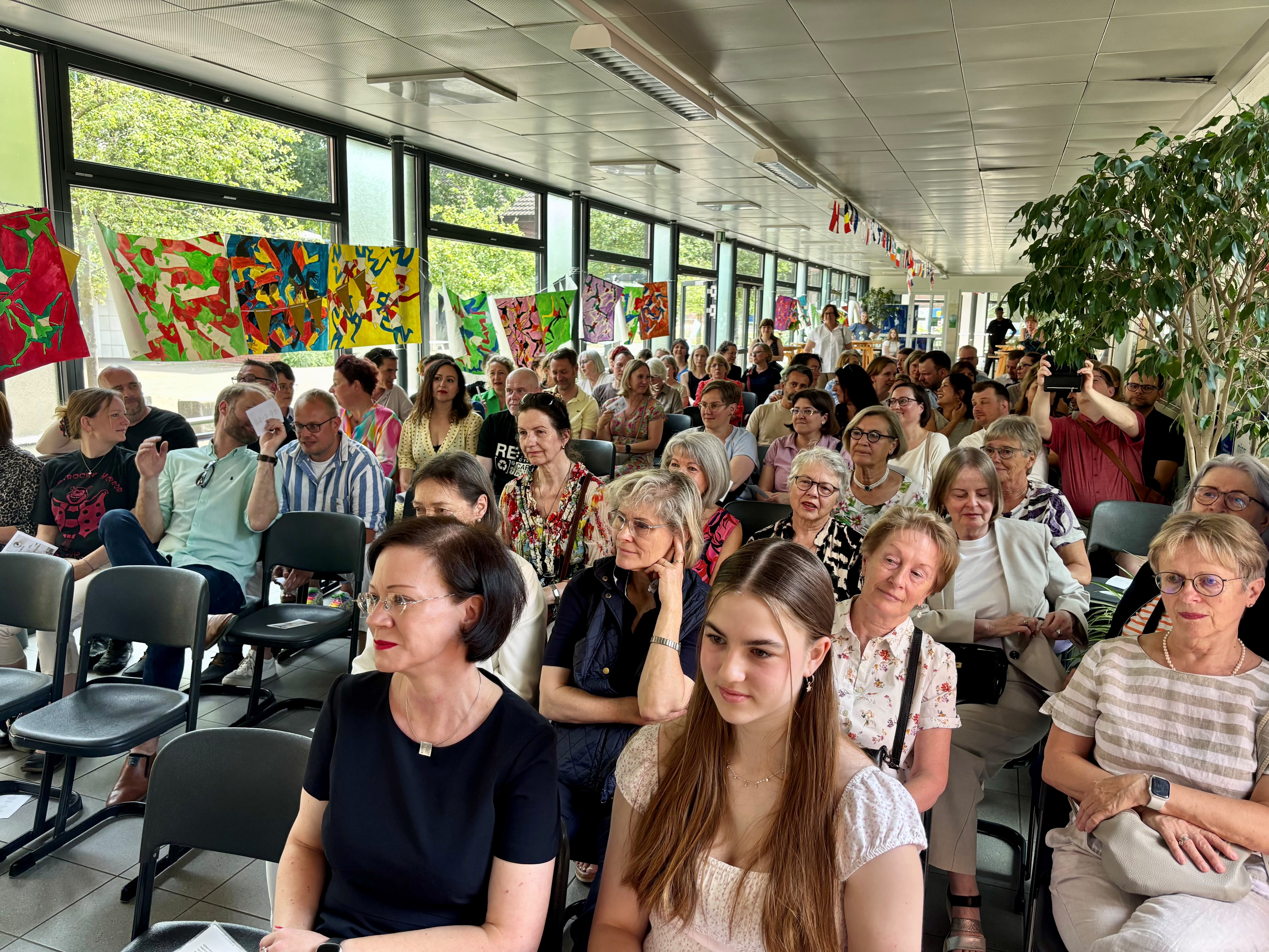 Nachrichtenbild: Mariengymnasium begrüßt Silber-, Perlen- und Goldjubilare