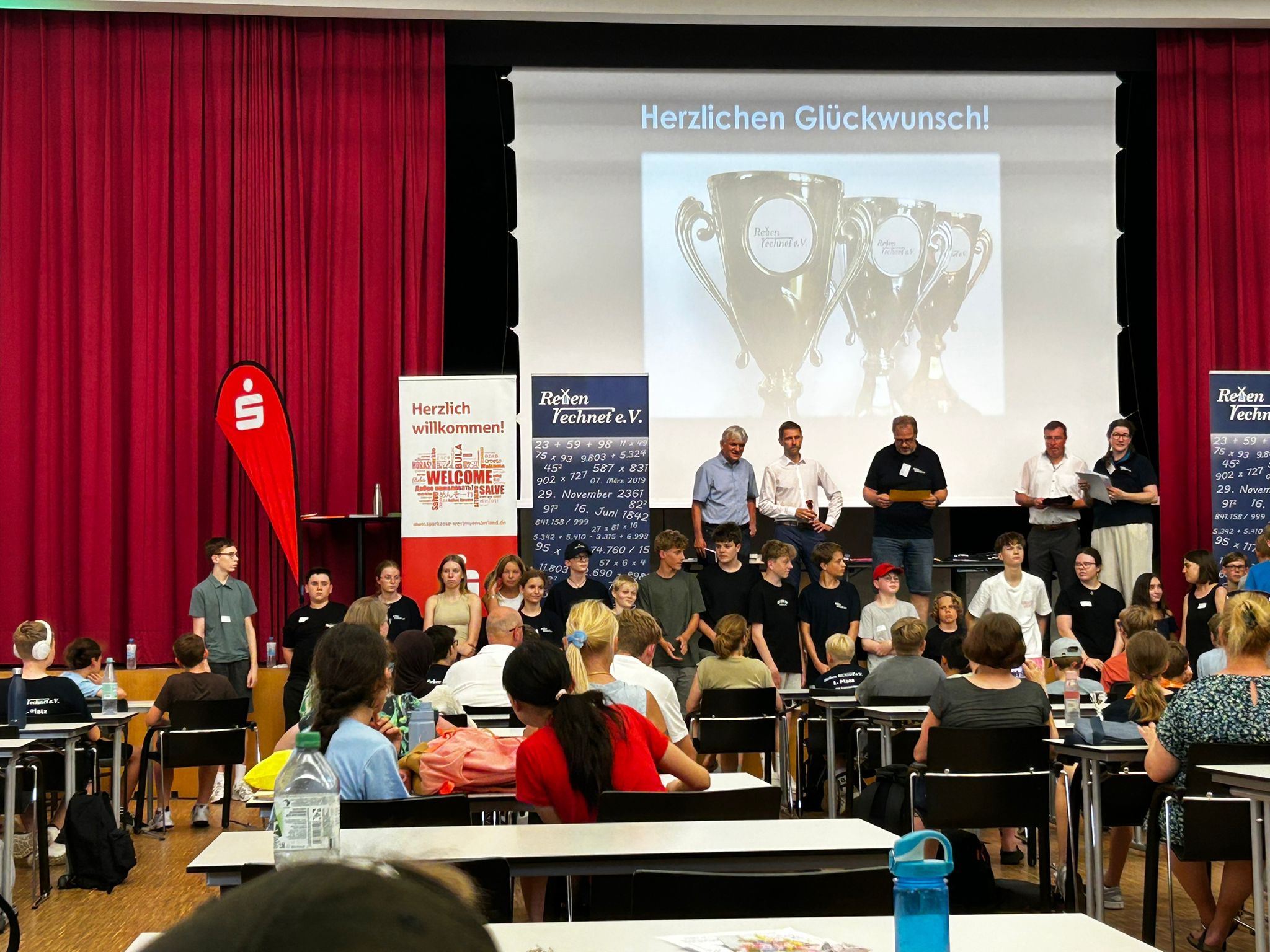 Bild 0 von 4 im Bilderkarussel