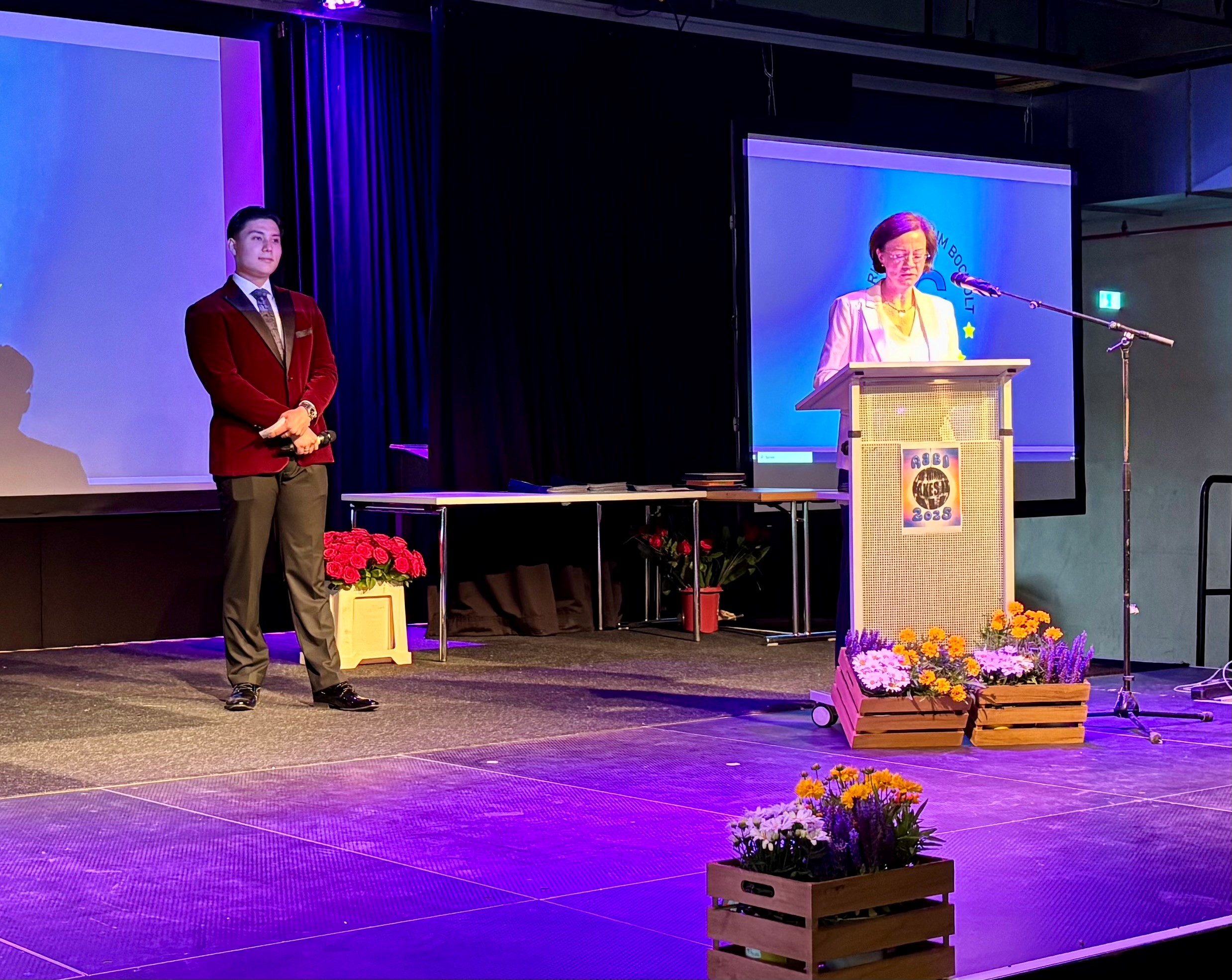 Bild 0 von 10 im Bilderkarussel