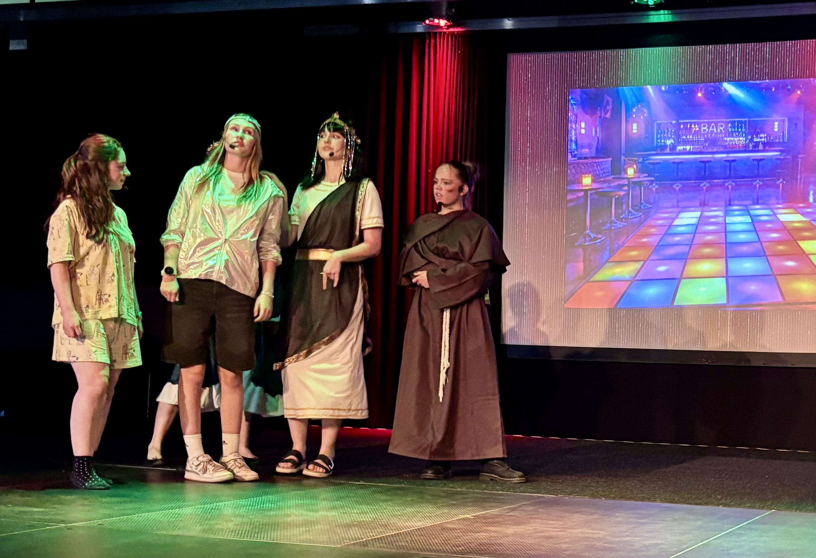 Bild 0 von 3 im Bilderkarussel
