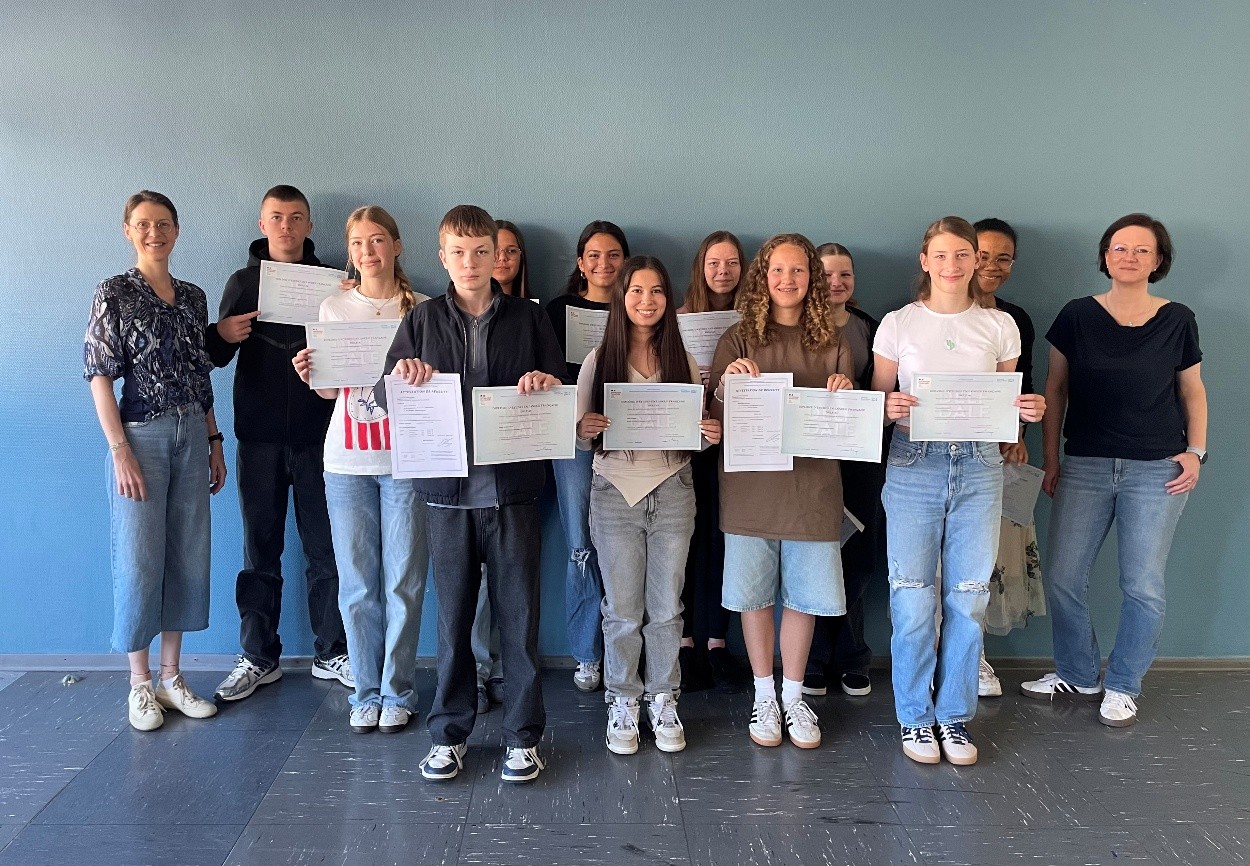 Nachrichtenbild: DELF: Enfin, les diplômes sont arrivés!