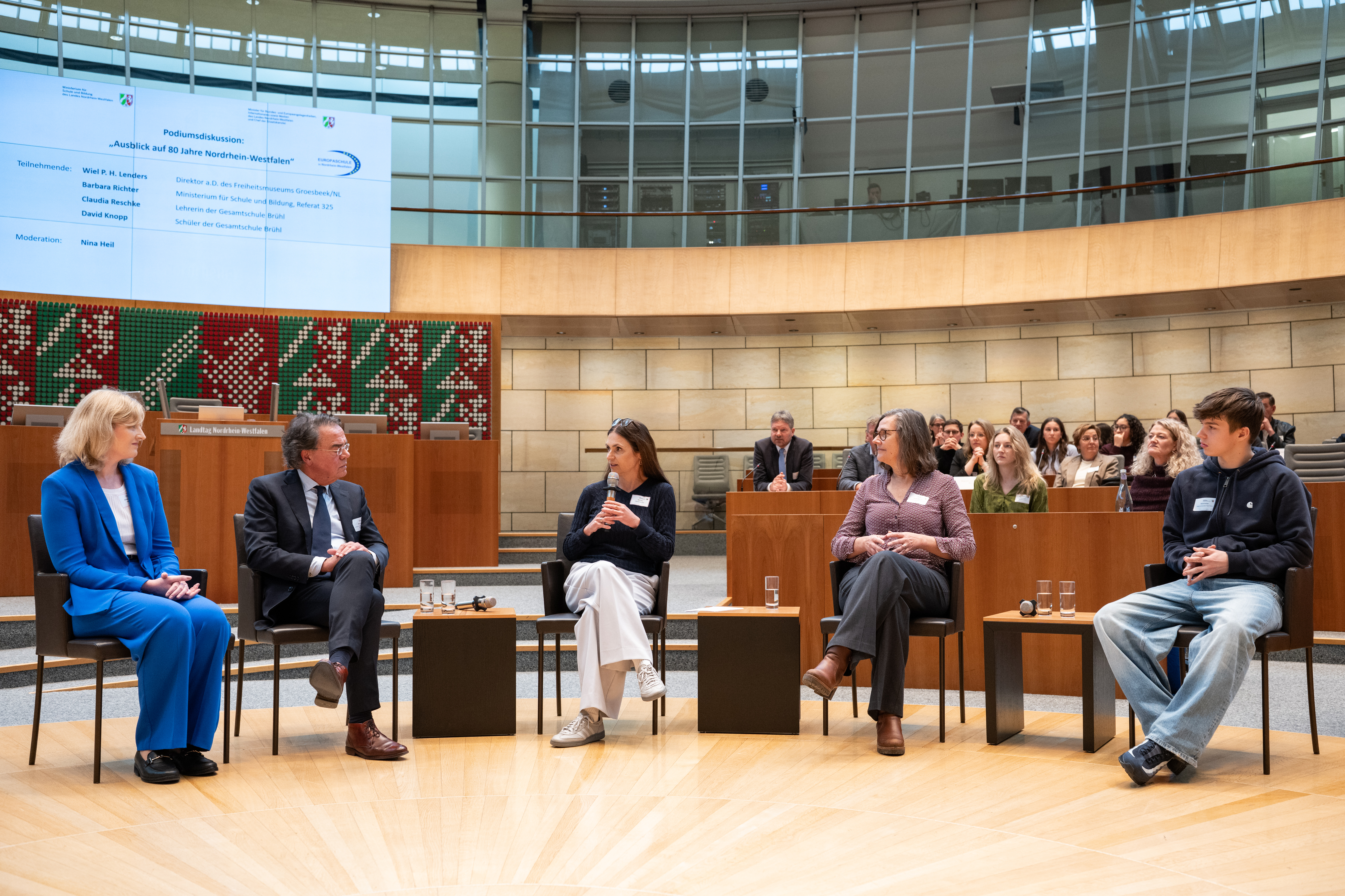 Bild 1 von 6 im Bilderkarussel