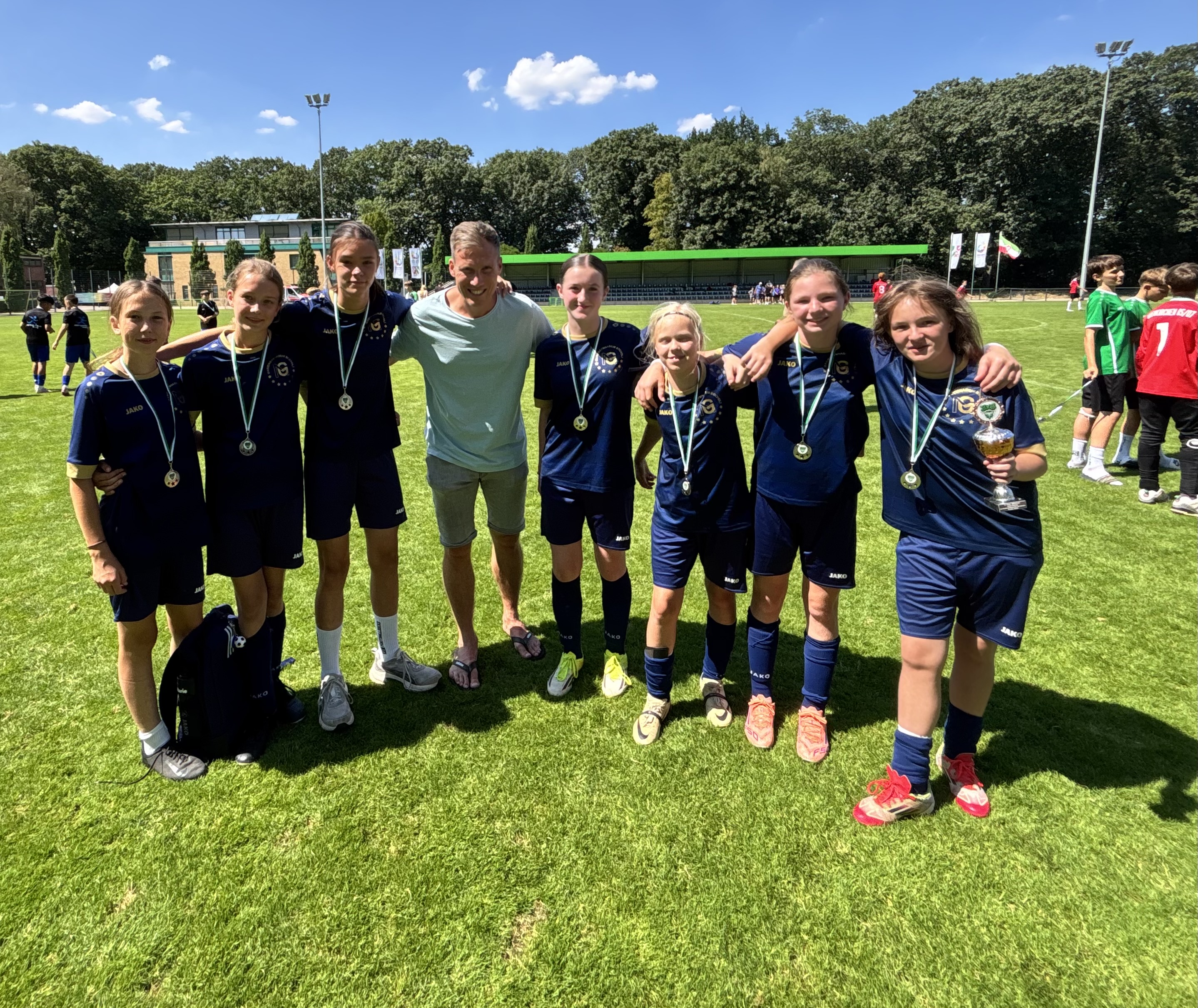 Bild 0 von 2 im Bilderkarussel