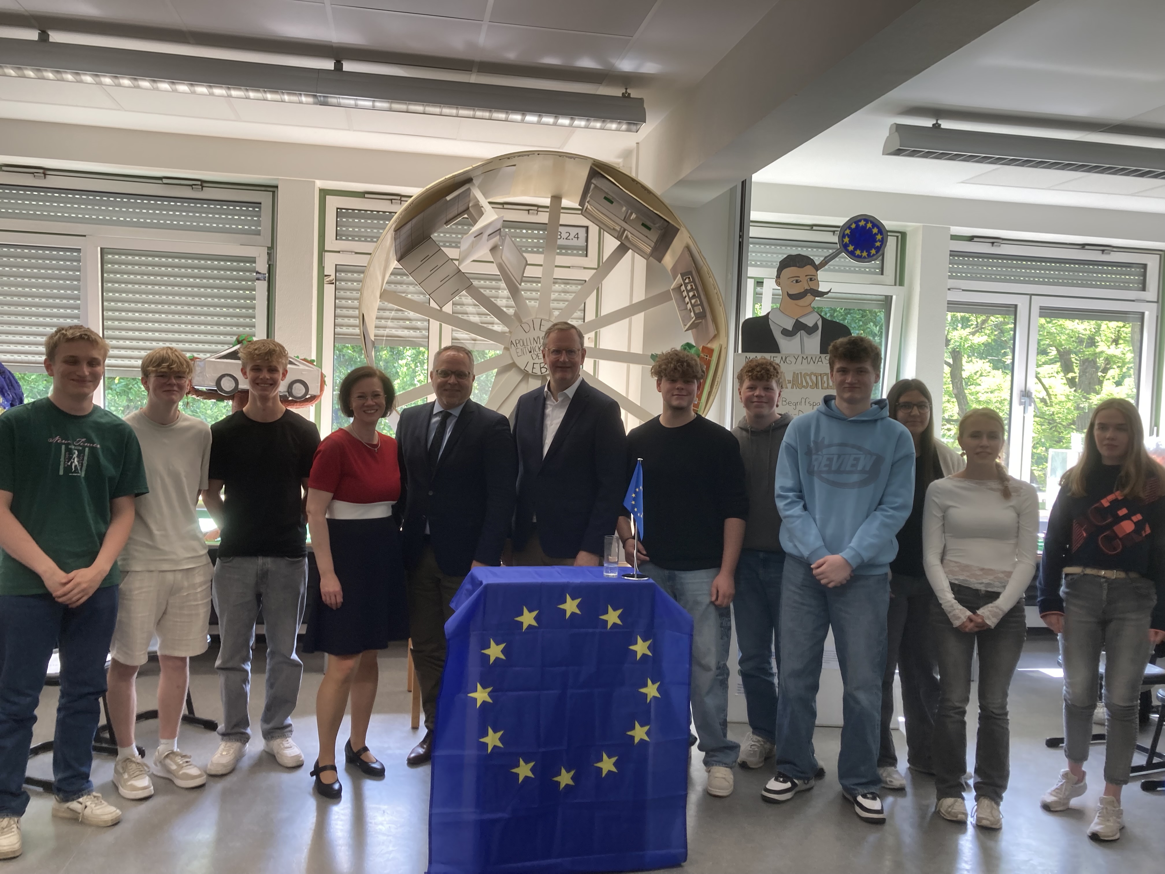 Nachrichtenbild: Europapolitik zum Anfassen: Dr. Stefan Berger MdEP zu Gast am Mariengymnasium Bocholt