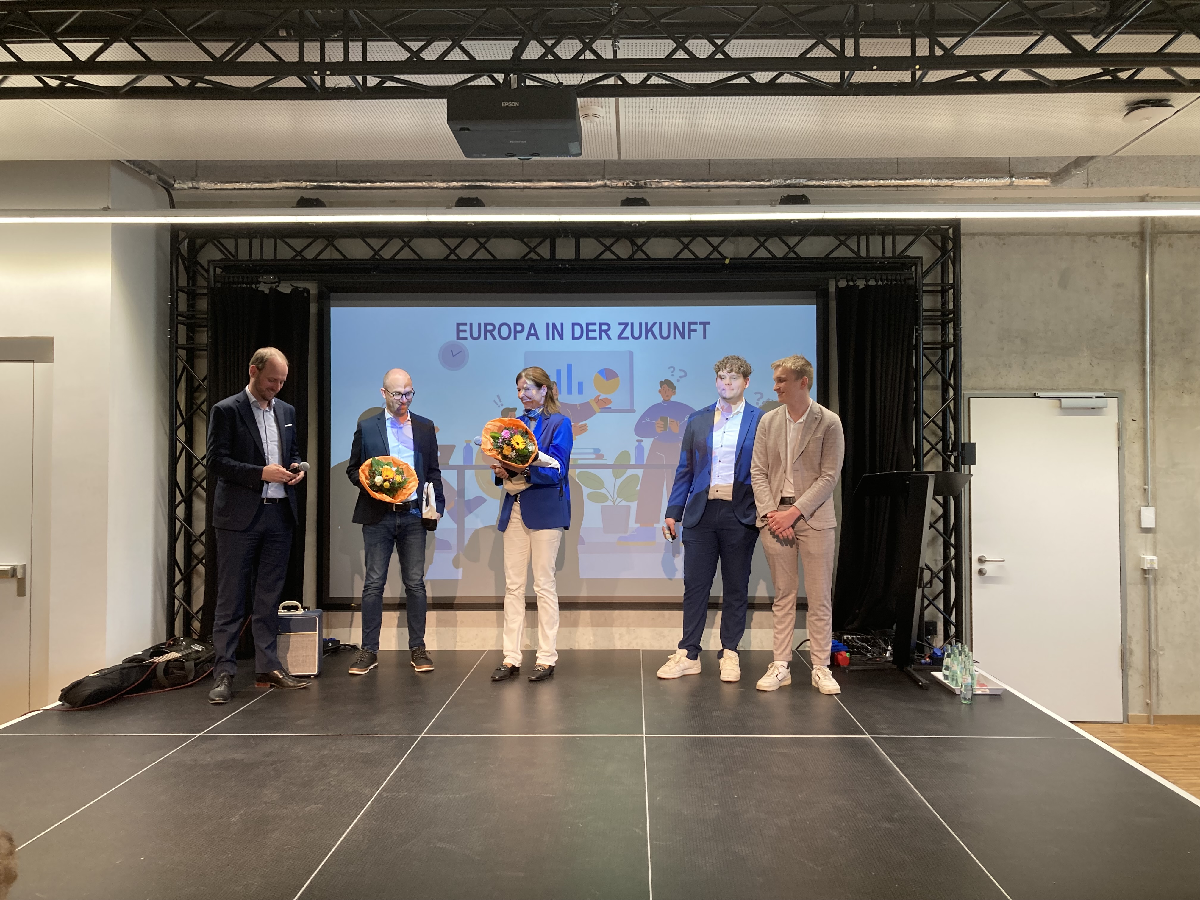 Bild 16 von 18 im Bilderkarussel